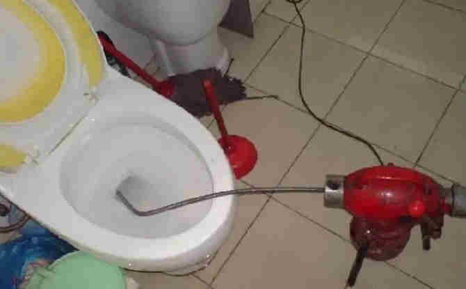 永胜马桶通下水